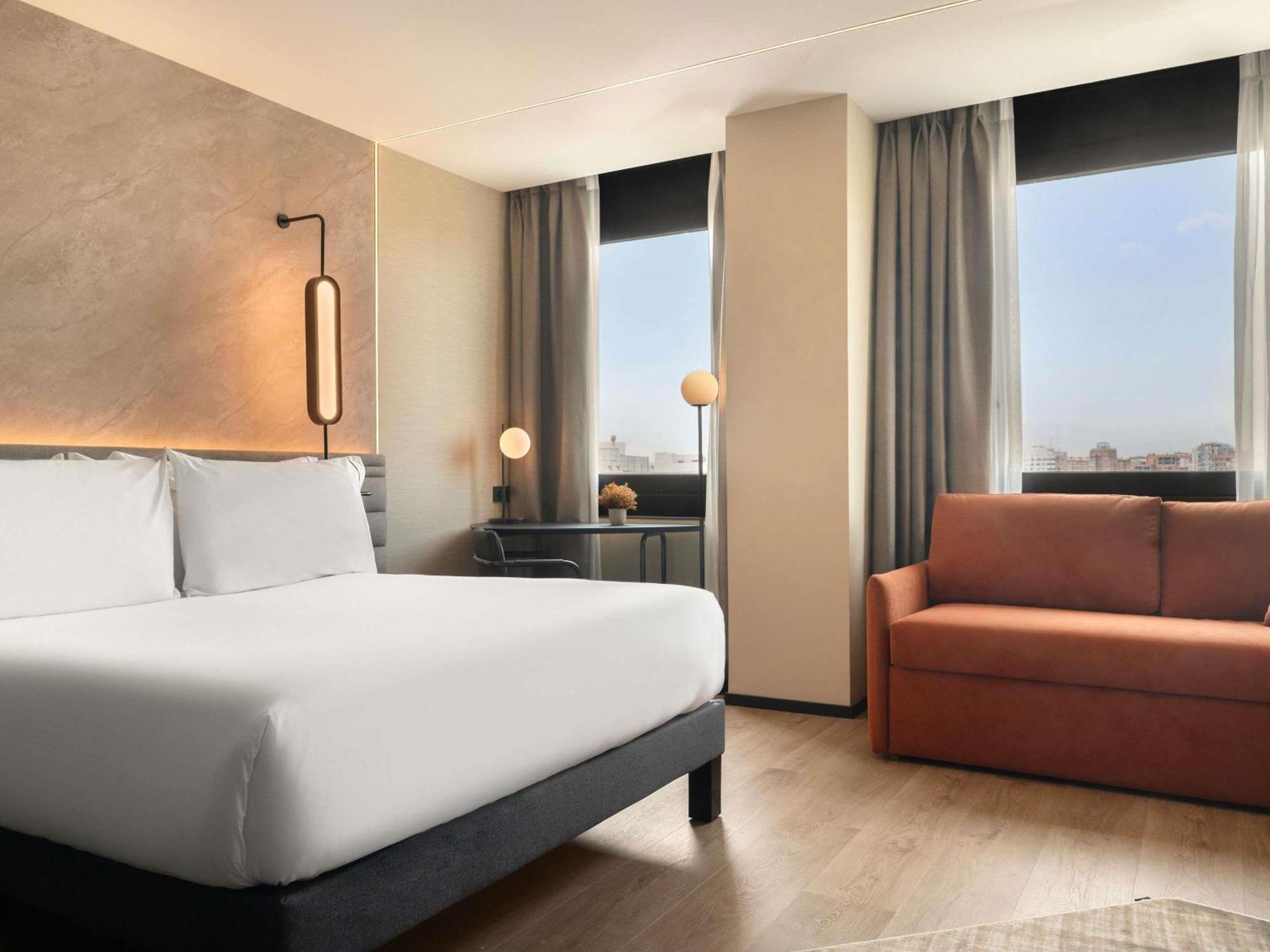 Novotel Valencia Lavant Esterno foto