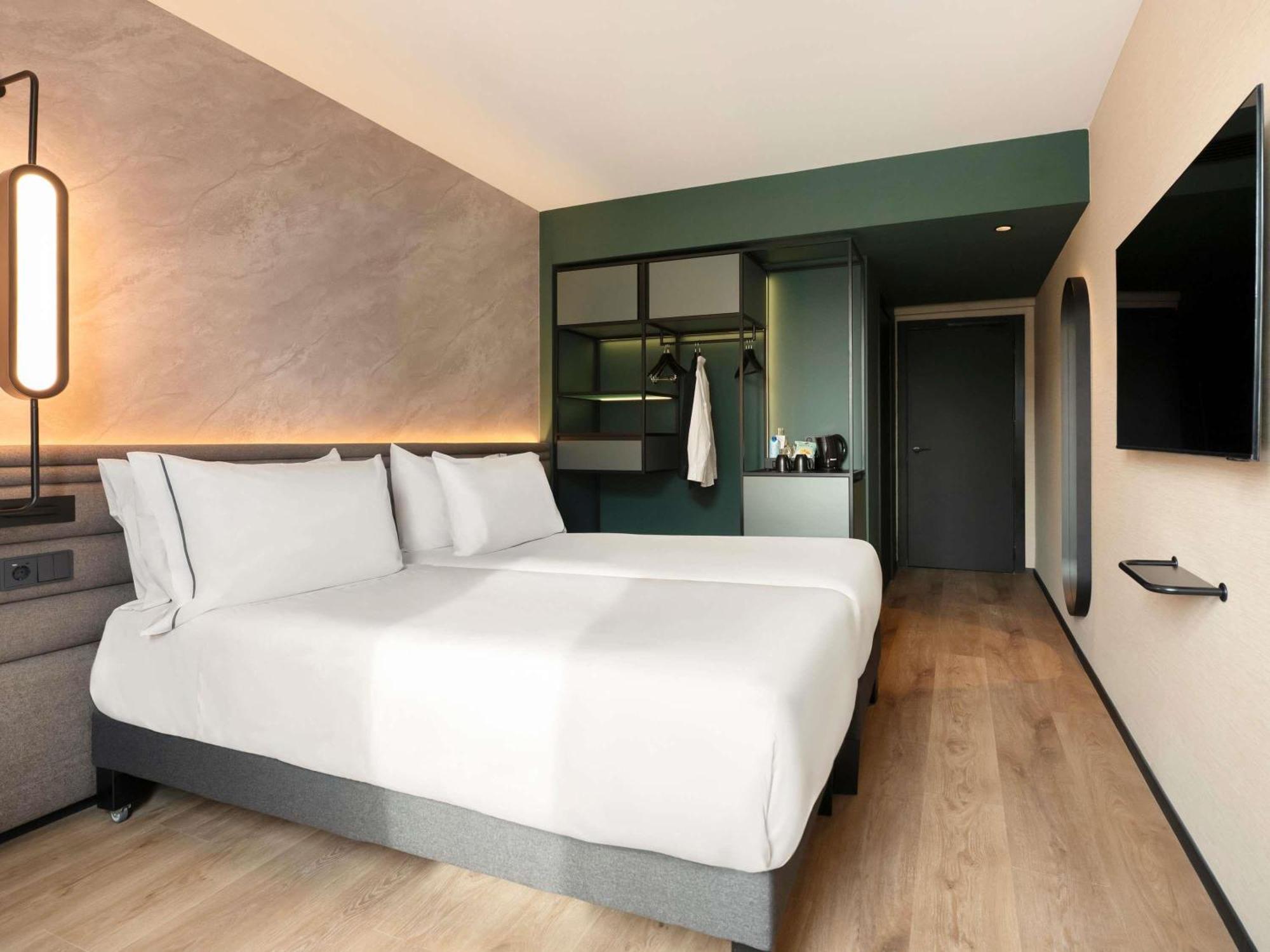 Novotel Valencia Lavant Esterno foto
