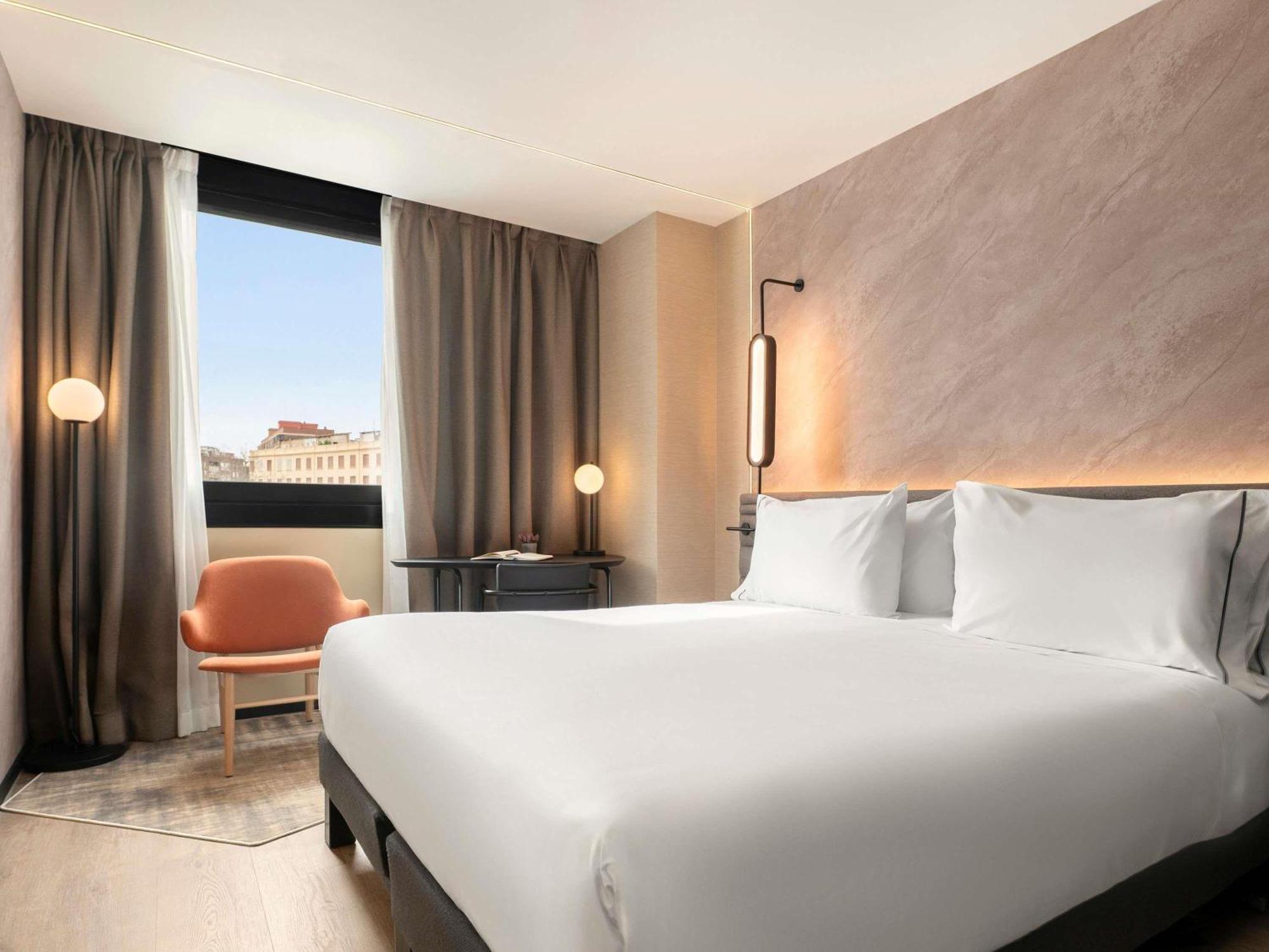 Novotel Valencia Lavant Esterno foto